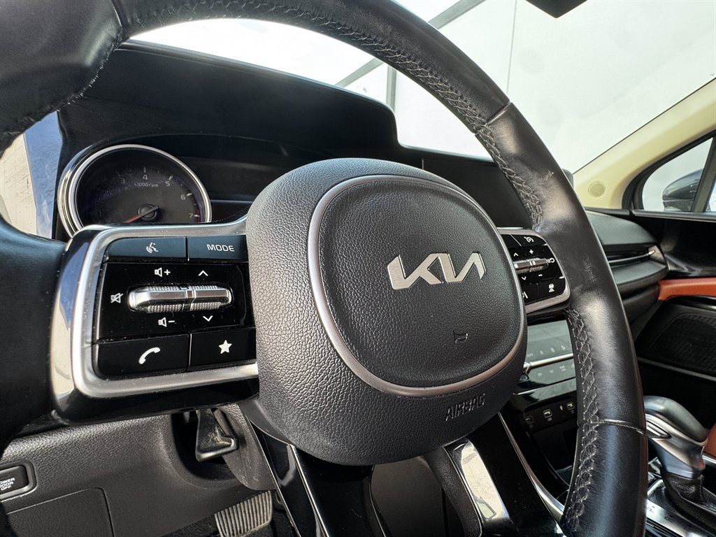 2022 Kia Carnival - $19,990