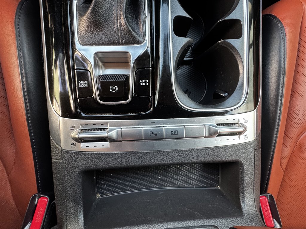2022 Kia Carnival - $19,990