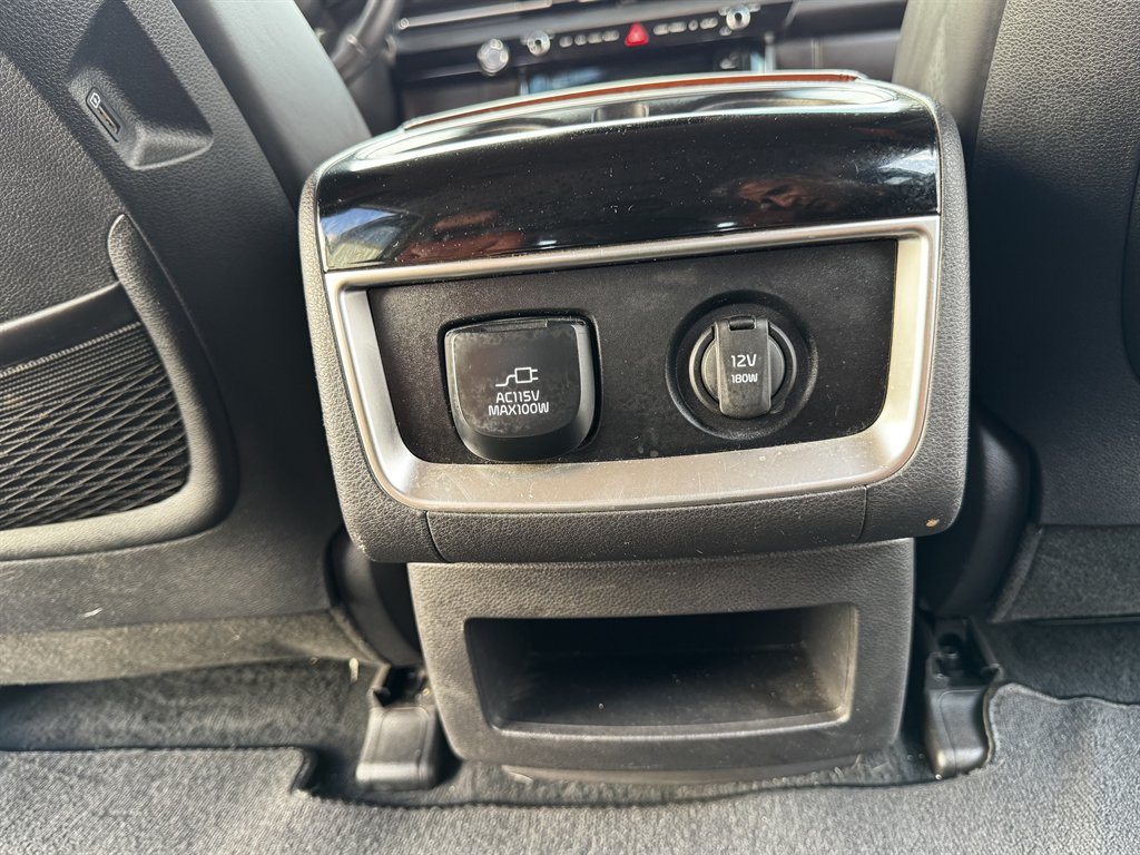 2022 Kia Carnival - $19,990