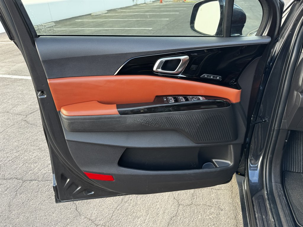 2022 Kia Carnival - $19,990