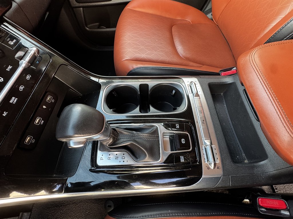 2022 Kia Carnival - $19,990