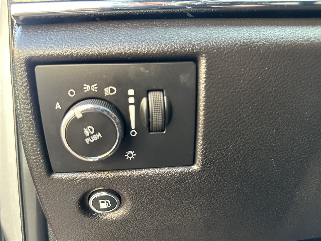 2019 Jeep Cherokee - $15,990