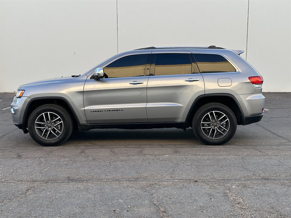 2019 Jeep Cherokee - $15,990