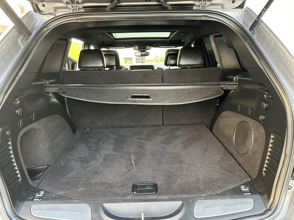 2019 Jeep Cherokee - $15,990