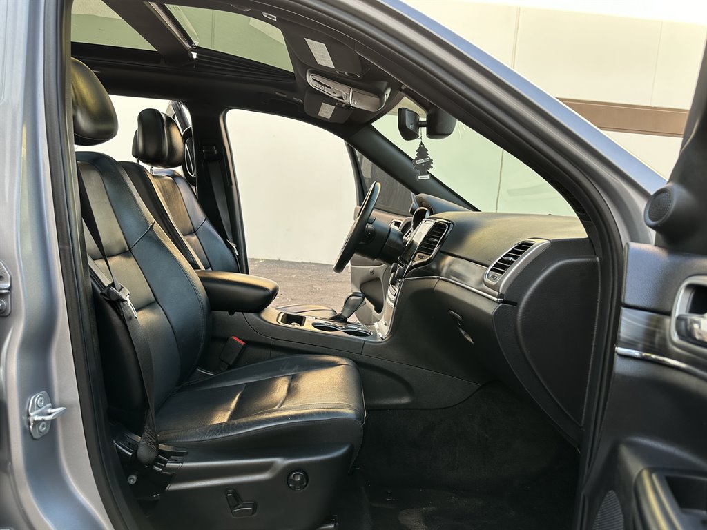 2019 Jeep Cherokee - $15,990