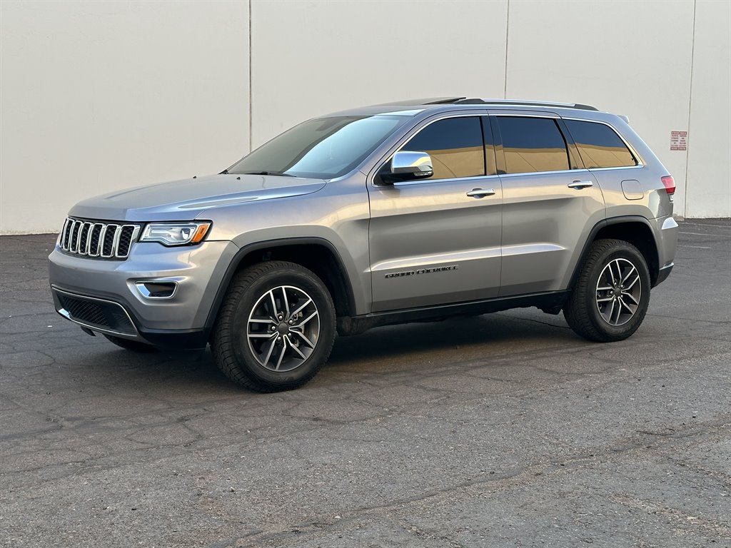 2019 Jeep Cherokee - $15,990