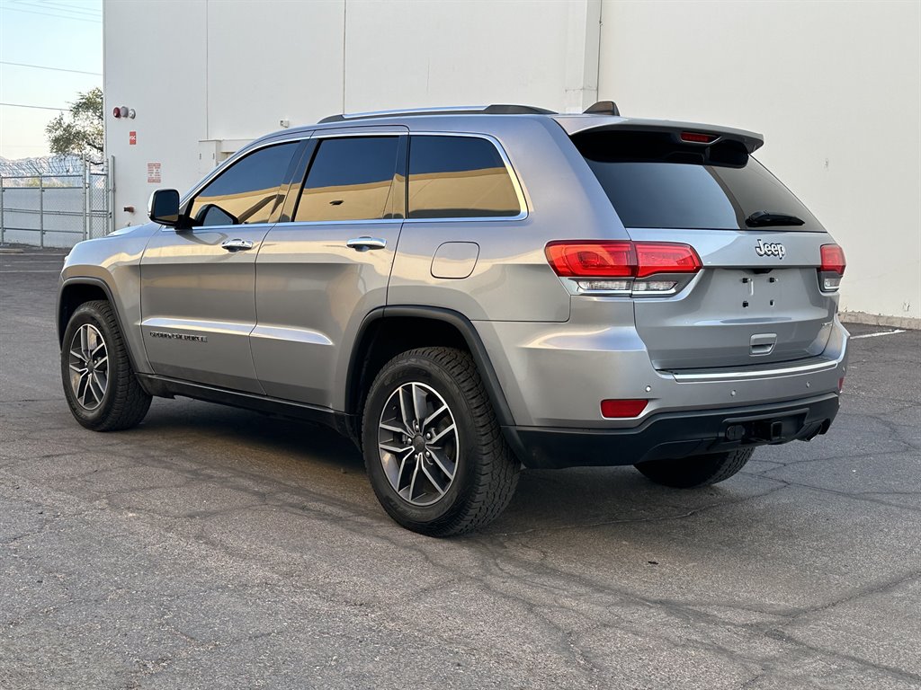 2019 Jeep Cherokee - $15,990
