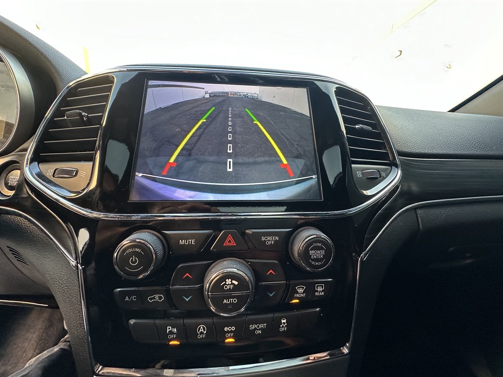 2019 Jeep Cherokee - $15,990