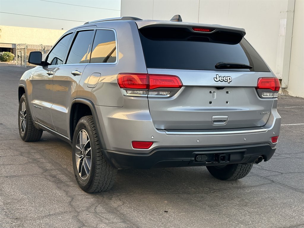 2019 Jeep Cherokee - $15,990