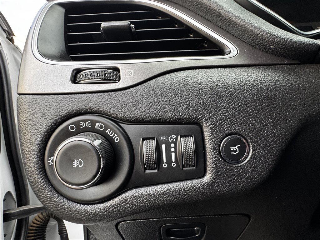 2020 Jeep Cherokee - $13,990