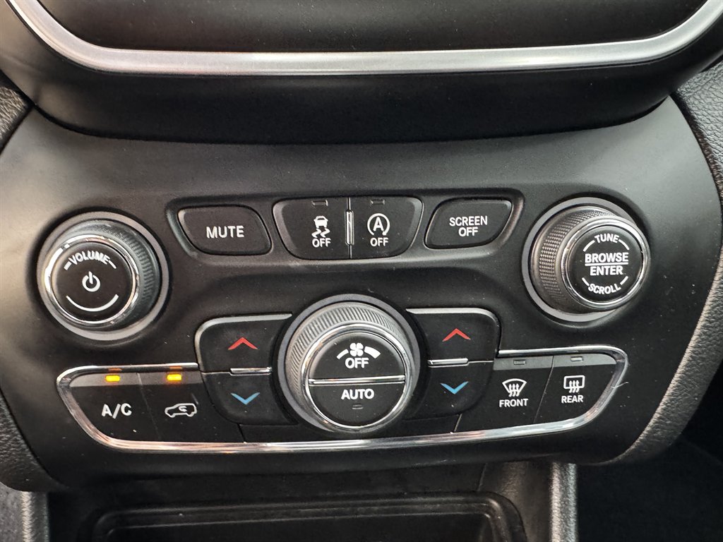 2020 Jeep Cherokee - $13,990