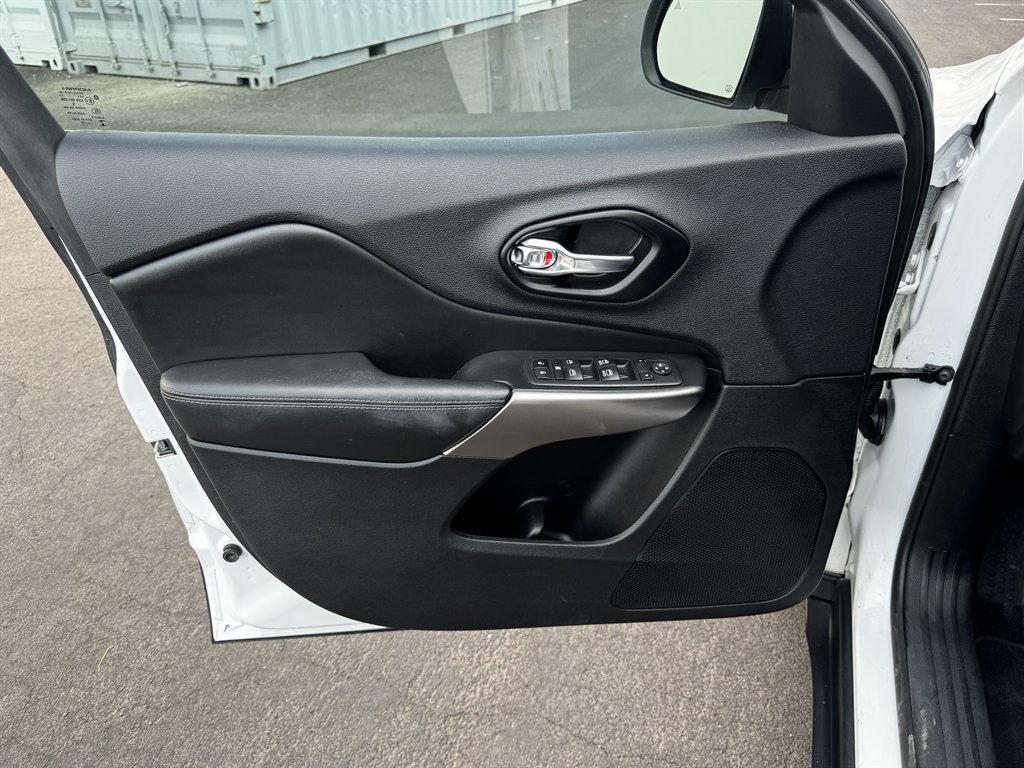 2020 Jeep Cherokee - $13,990