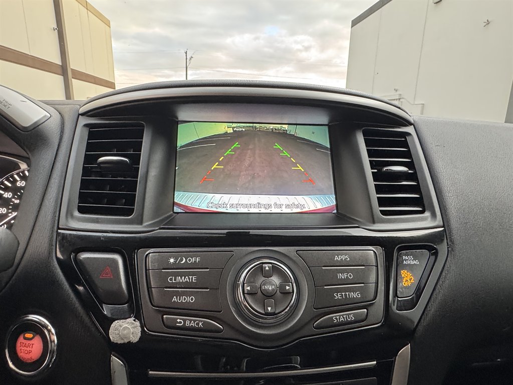 2017 Nissan Pathfinder S photo