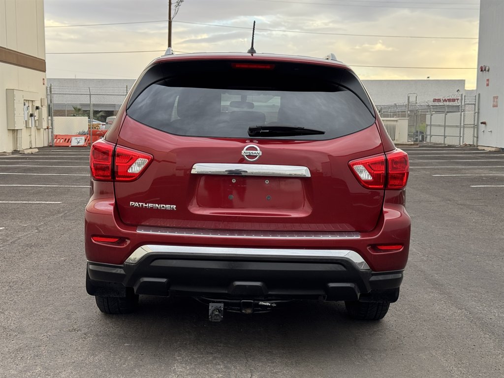 2017 Nissan Pathfinder S photo