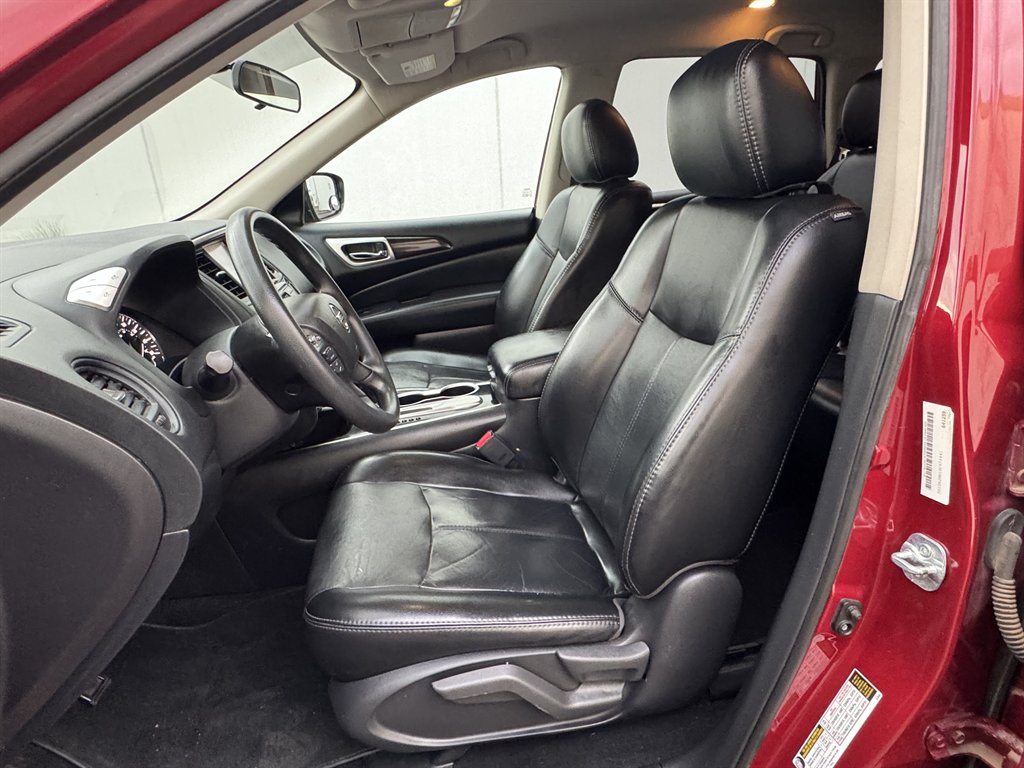 2017 Nissan Pathfinder S photo