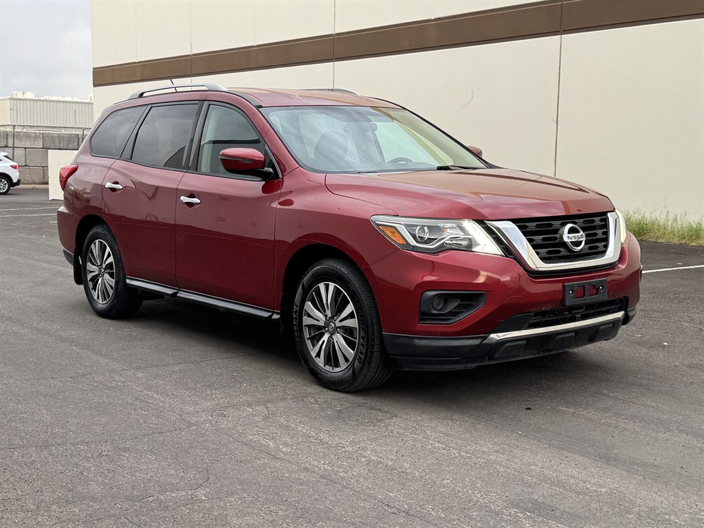 2017 Nissan Pathfinder S photo