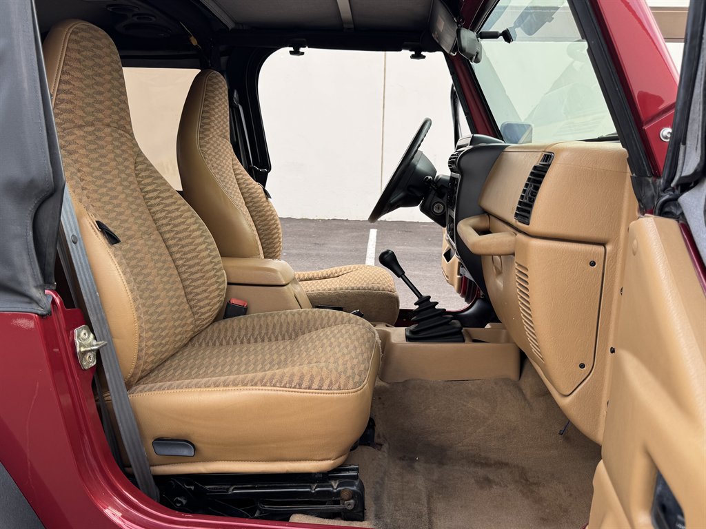 1998 Jeep Wrangler - $10,990