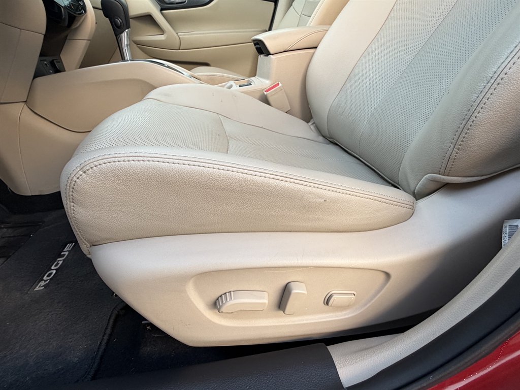 2016 Nissan Rogue - $10,990