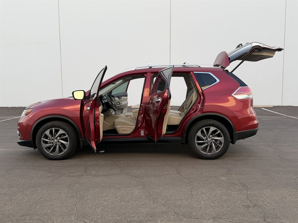 2016 Nissan Rogue - $10,990