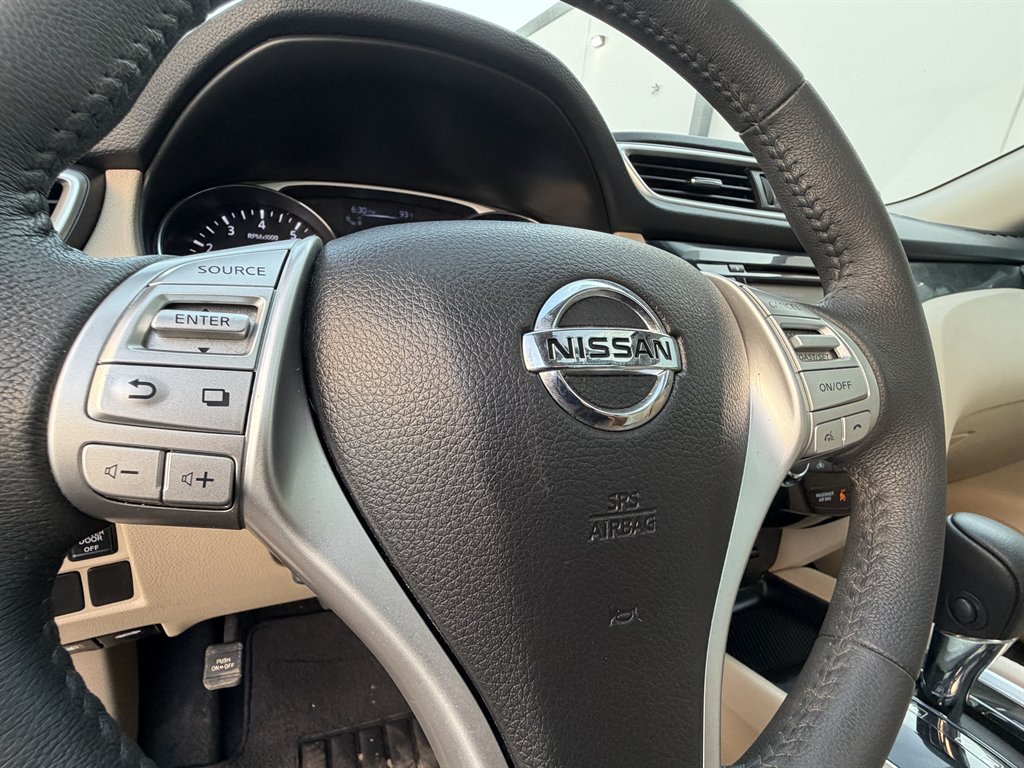 2016 Nissan Rogue - $10,990