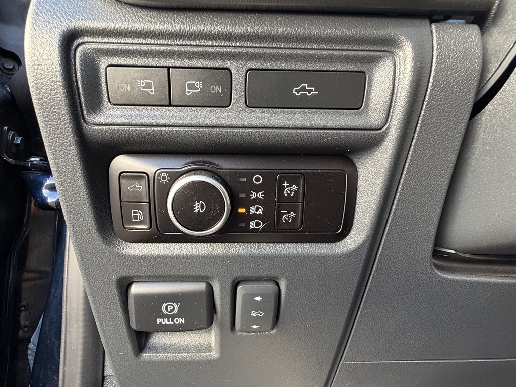 2023 Ford F-150 - $39,990