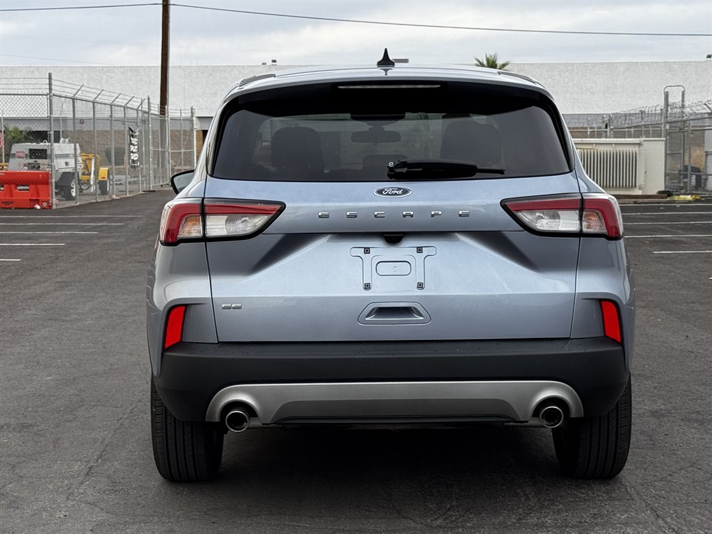 2022 Ford Escape SE photo