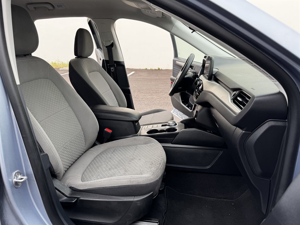2022 Ford Escape SE photo