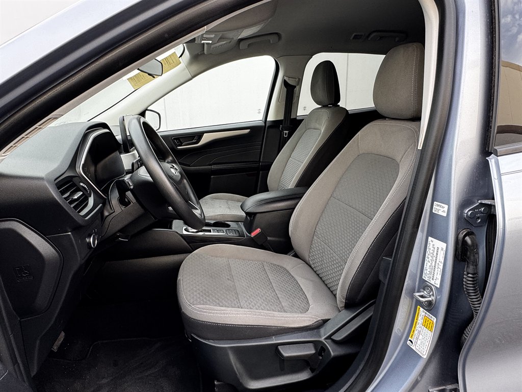 2022 Ford Escape SE photo