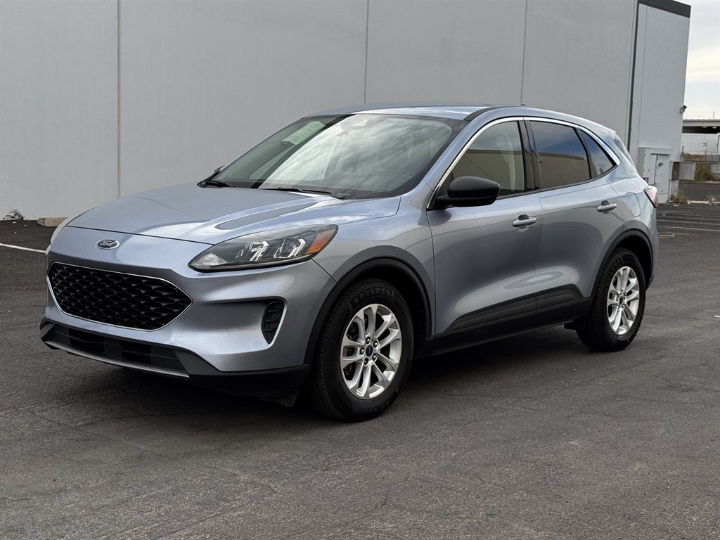 2022 Ford Escape SE photo