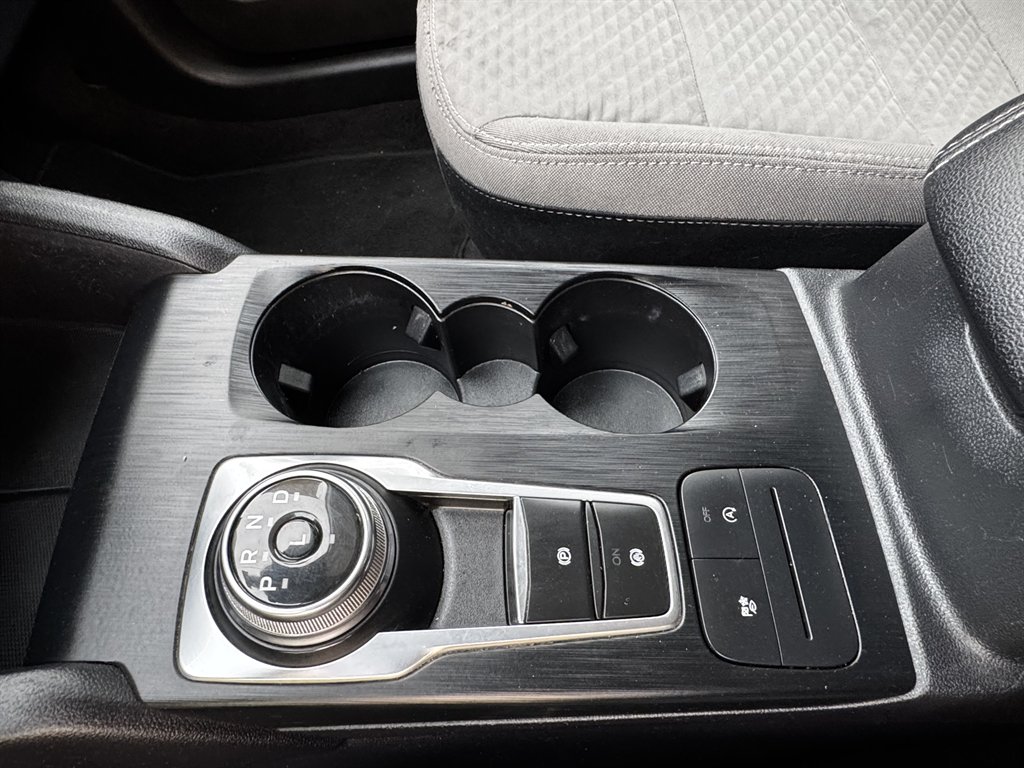 2022 Ford Escape SE photo