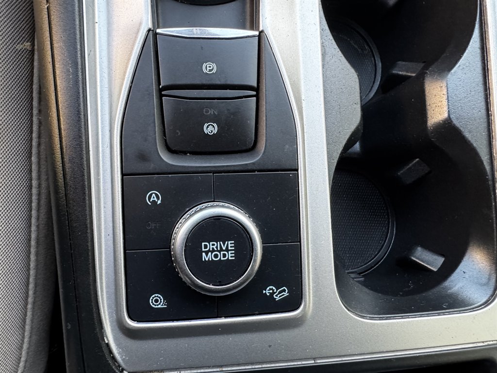 2020 Ford Explorer - $18,990