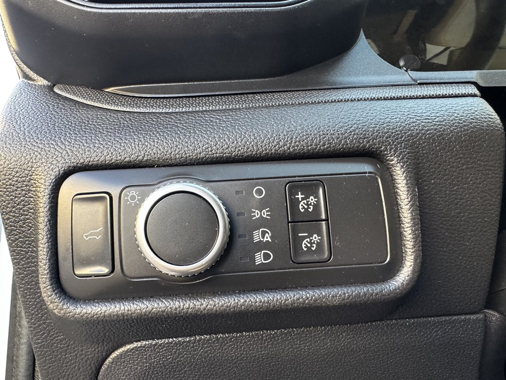 2020 Ford Explorer - $18,990