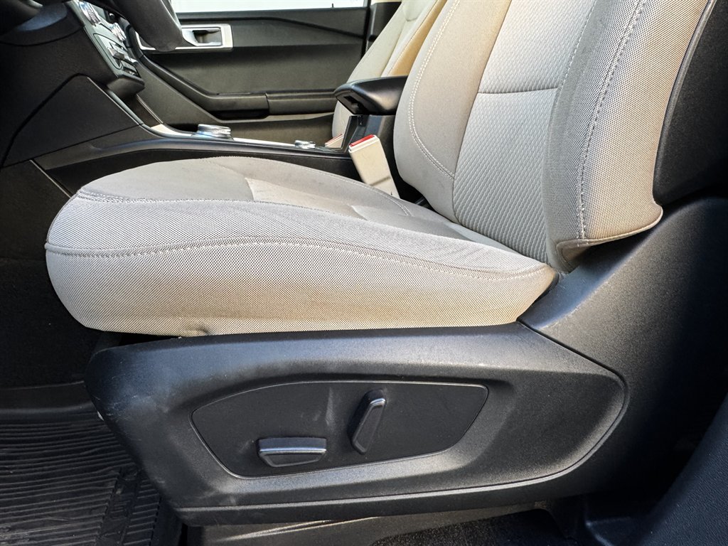 2020 Ford Explorer - $18,990