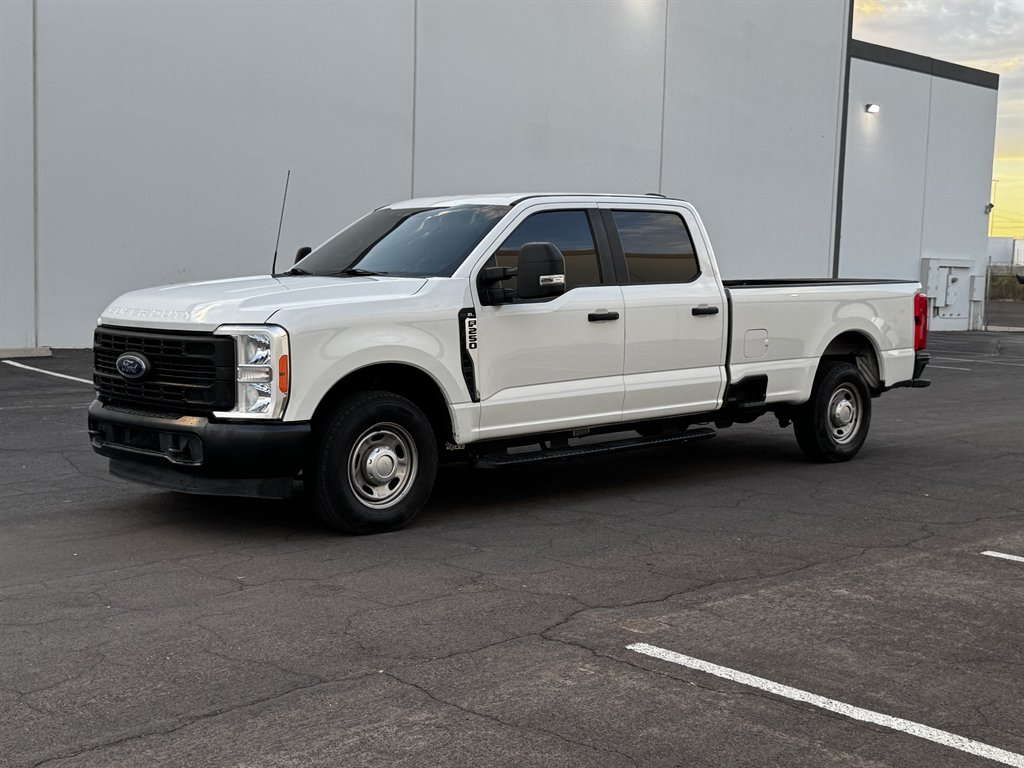 White 2023 Ford F-250 Super Duty XL Crew Cab RWD Pickup Truck 4X2 Automatic