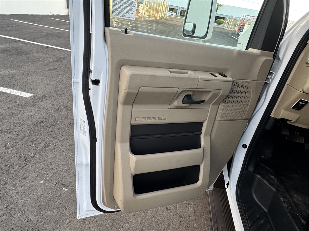 2022 Ford E-350 - $54,990