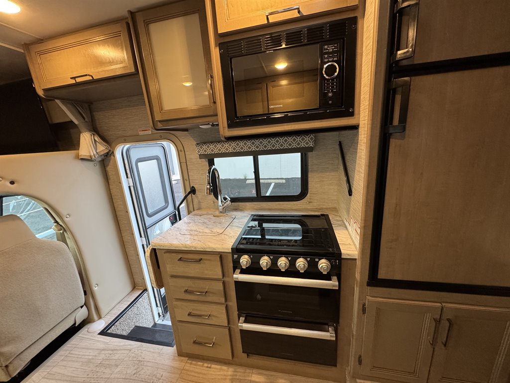 2022 Ford E-350 - $54,990