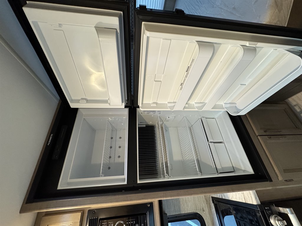 2022 Ford E-350 - $54,990