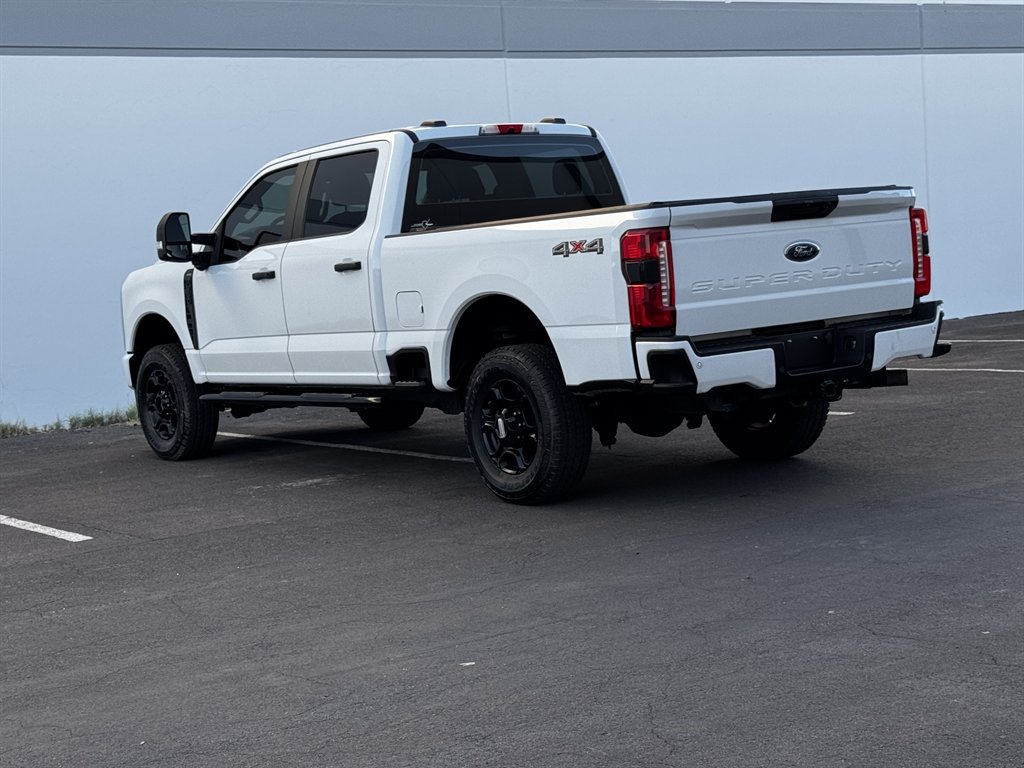 2023 Ford F-350 - $36,990