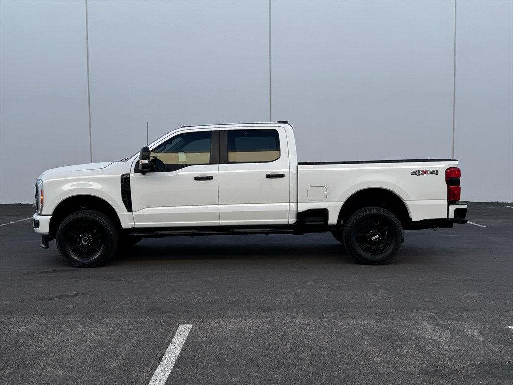 2023 Ford F-350 - $36,990