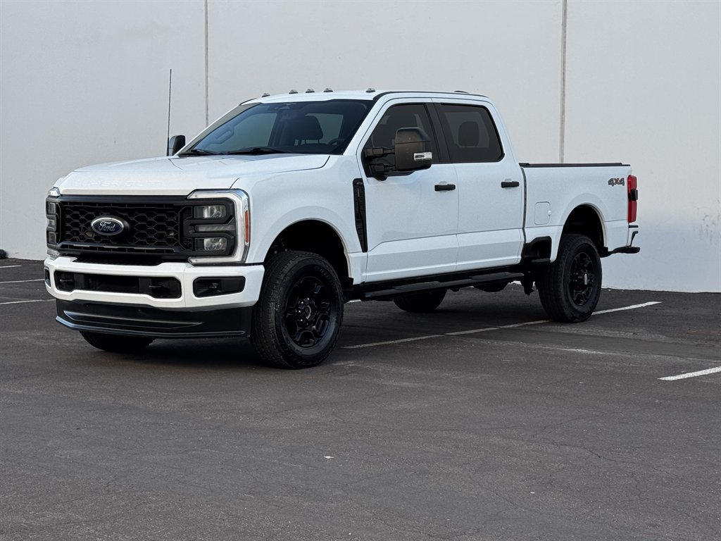 2023 Ford F-350 - $36,990