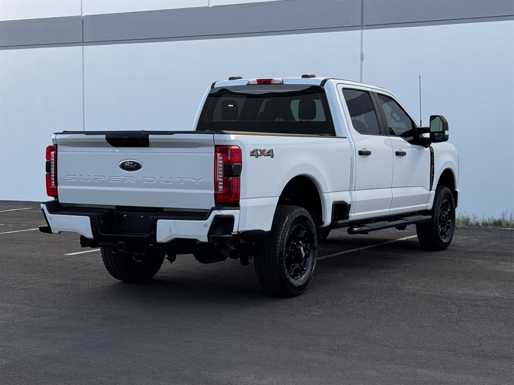2023 Ford F-350 - $36,990