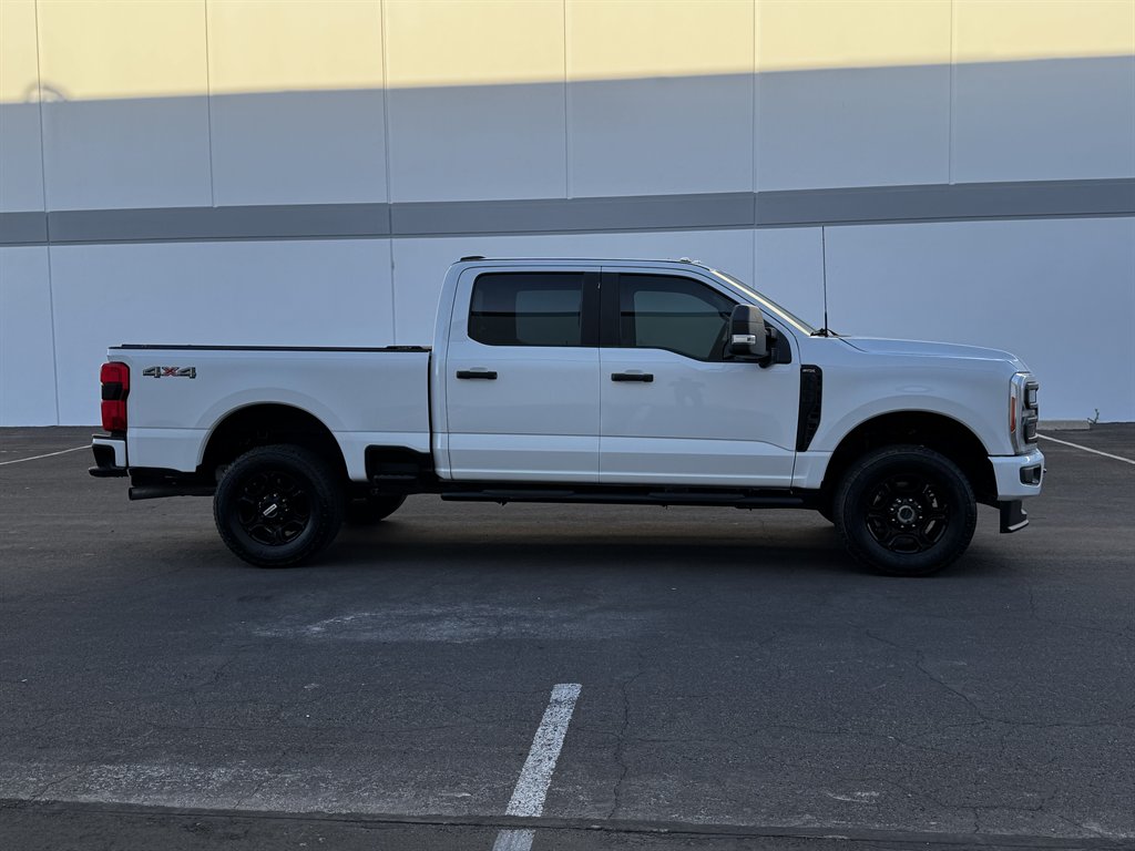2023 Ford F-350 - $36,990