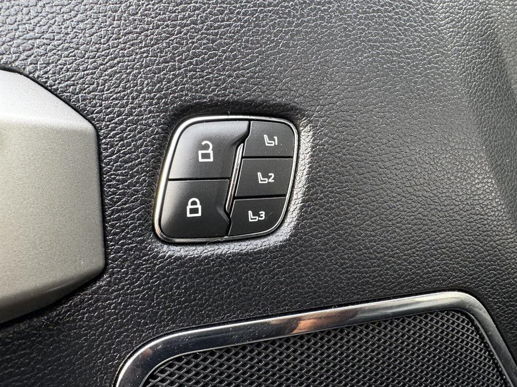2021 Ford F-350 - $39,990