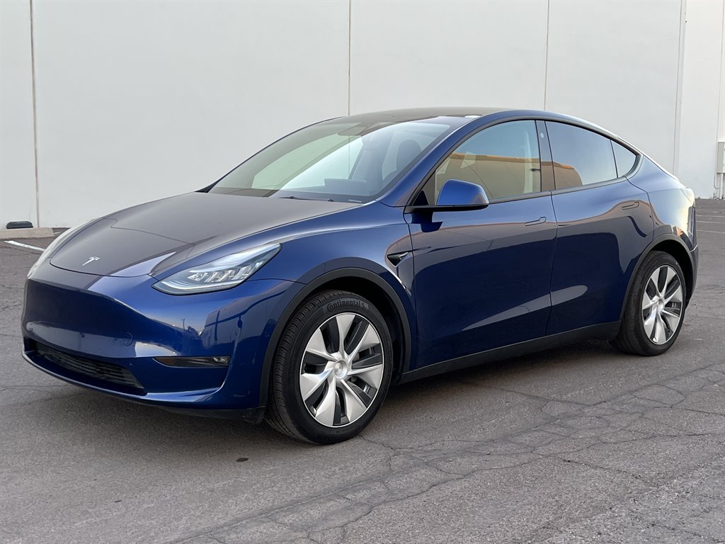 The 2021 Tesla Model Y Standard Range photos