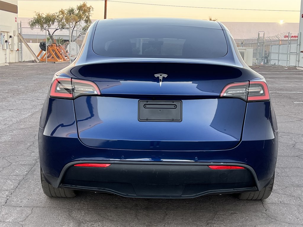 2021 Tesla Model Y Standard Range photo