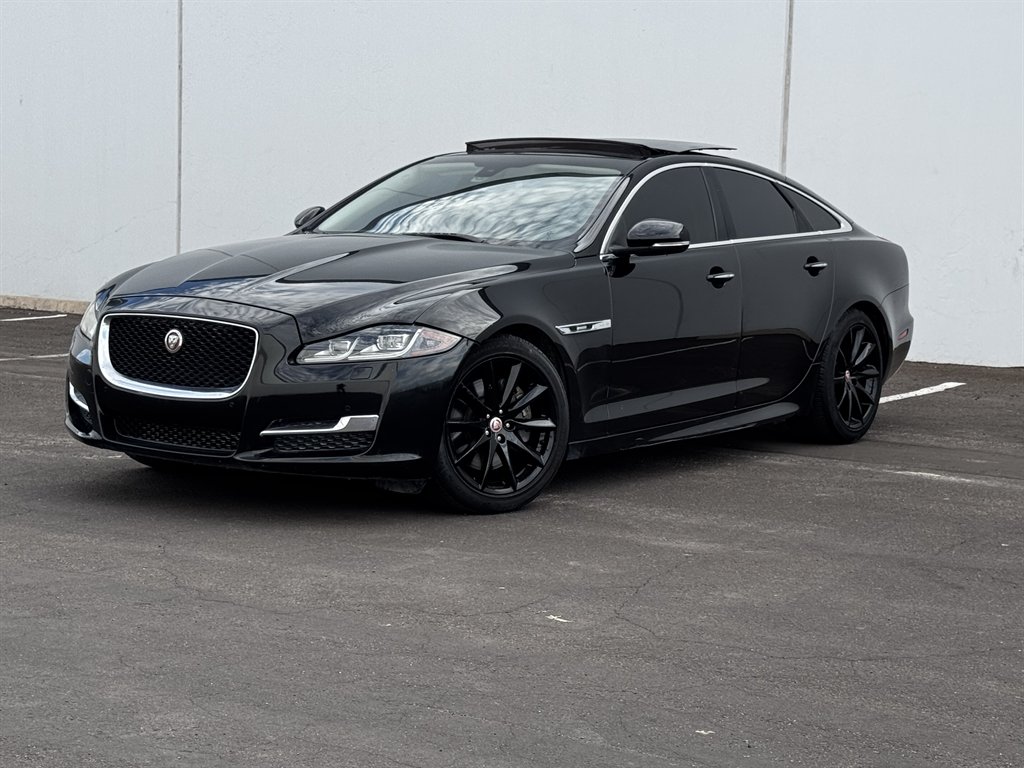 Black 2017 Jaguar XJ-Series Sedan Rear-Wheel Drive Automatic