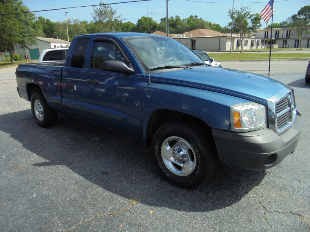 2005 Dodge Dakota ST photo