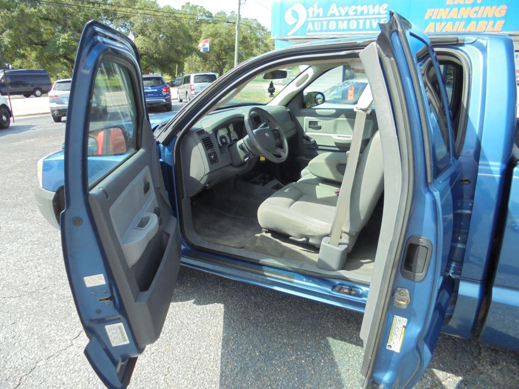 2005 Dodge Dakota ST photo