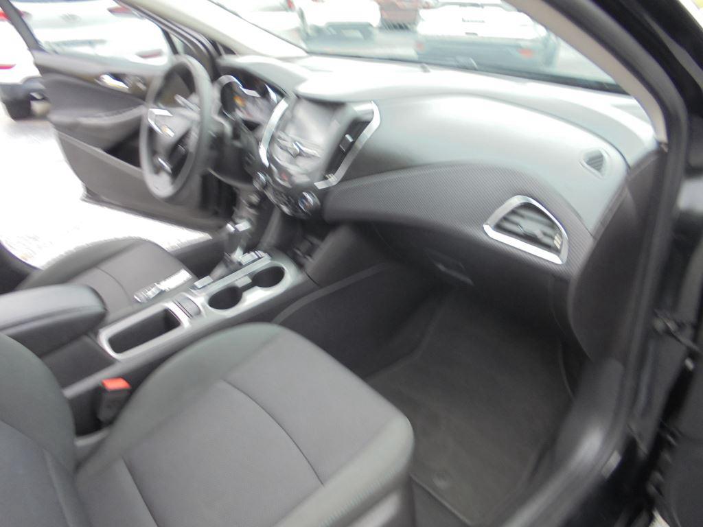 2016 Chevrolet Cruze - $7,988