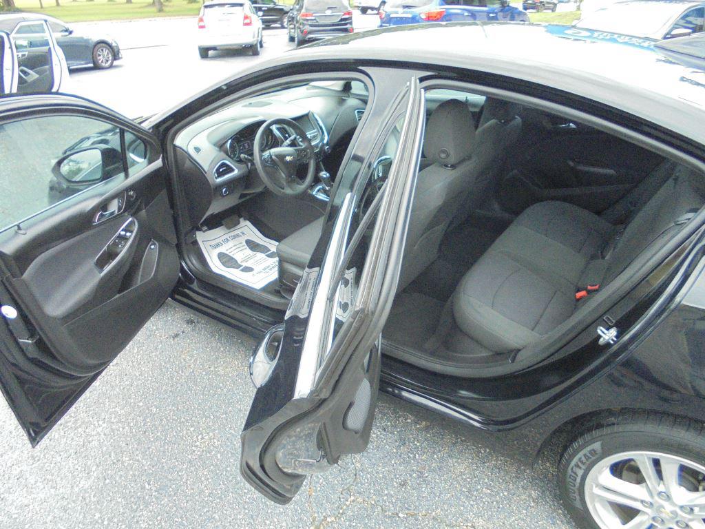 2016 Chevrolet Cruze - $7,988
